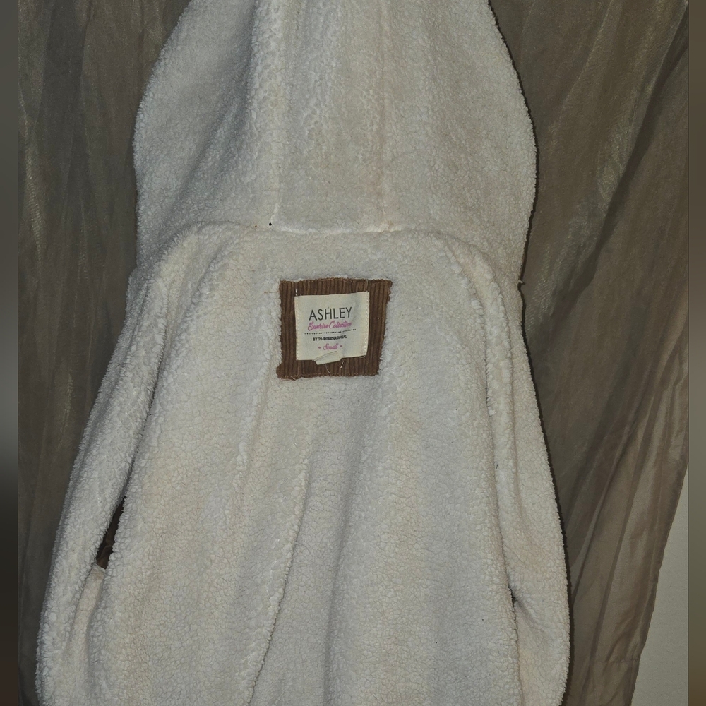 Used comfy coat - Picture 8 of 8